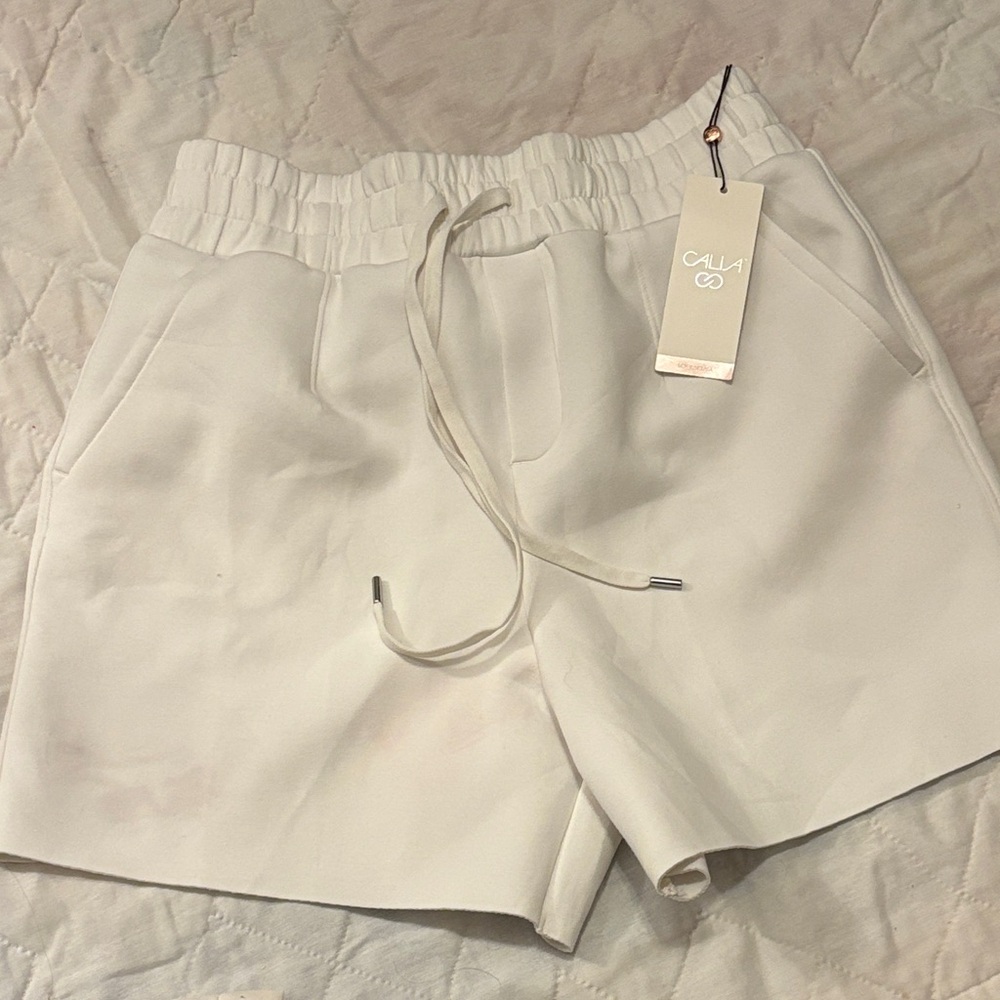CALIA by Carrie Underwood High Waist Cream Shorts SZ Small NWT
